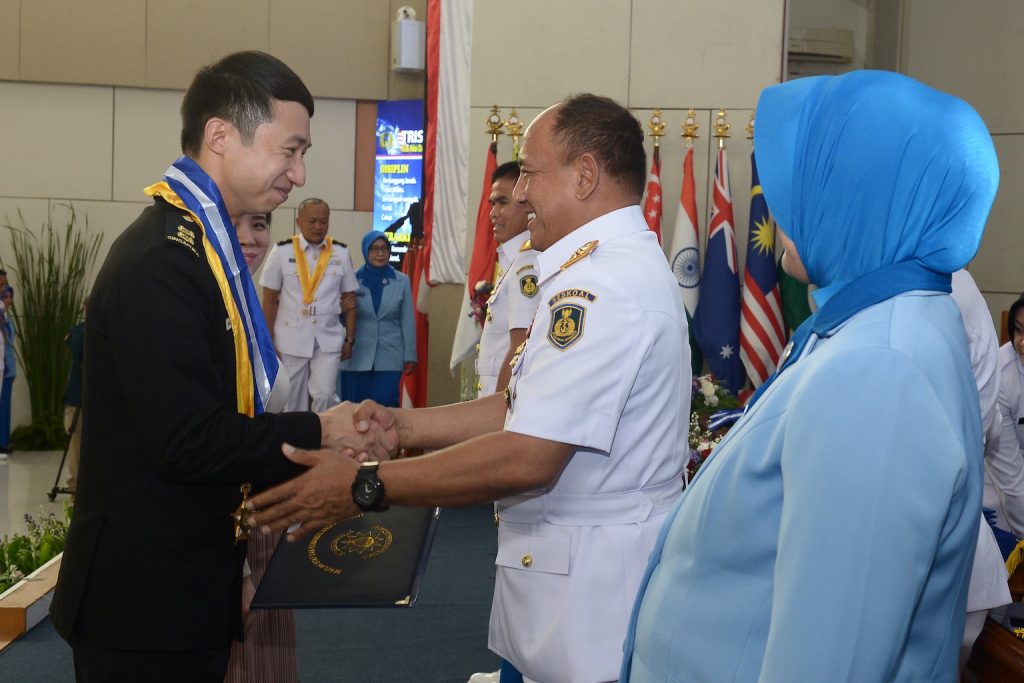 scholars-choice-scholarship-aaron-koh-singapore-navy-mindef-indonesian-navy-tni-masters-graduation