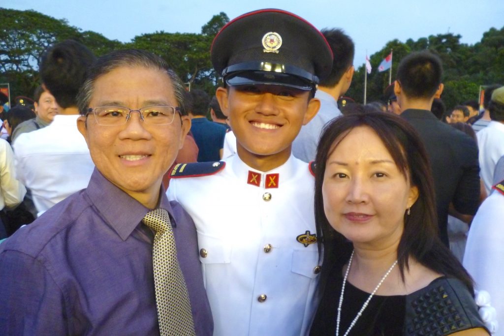 scholars-choice-the-saf-scholarship-dylan-lee-guards-singapore-army-ocs-commissioning-parade-parents